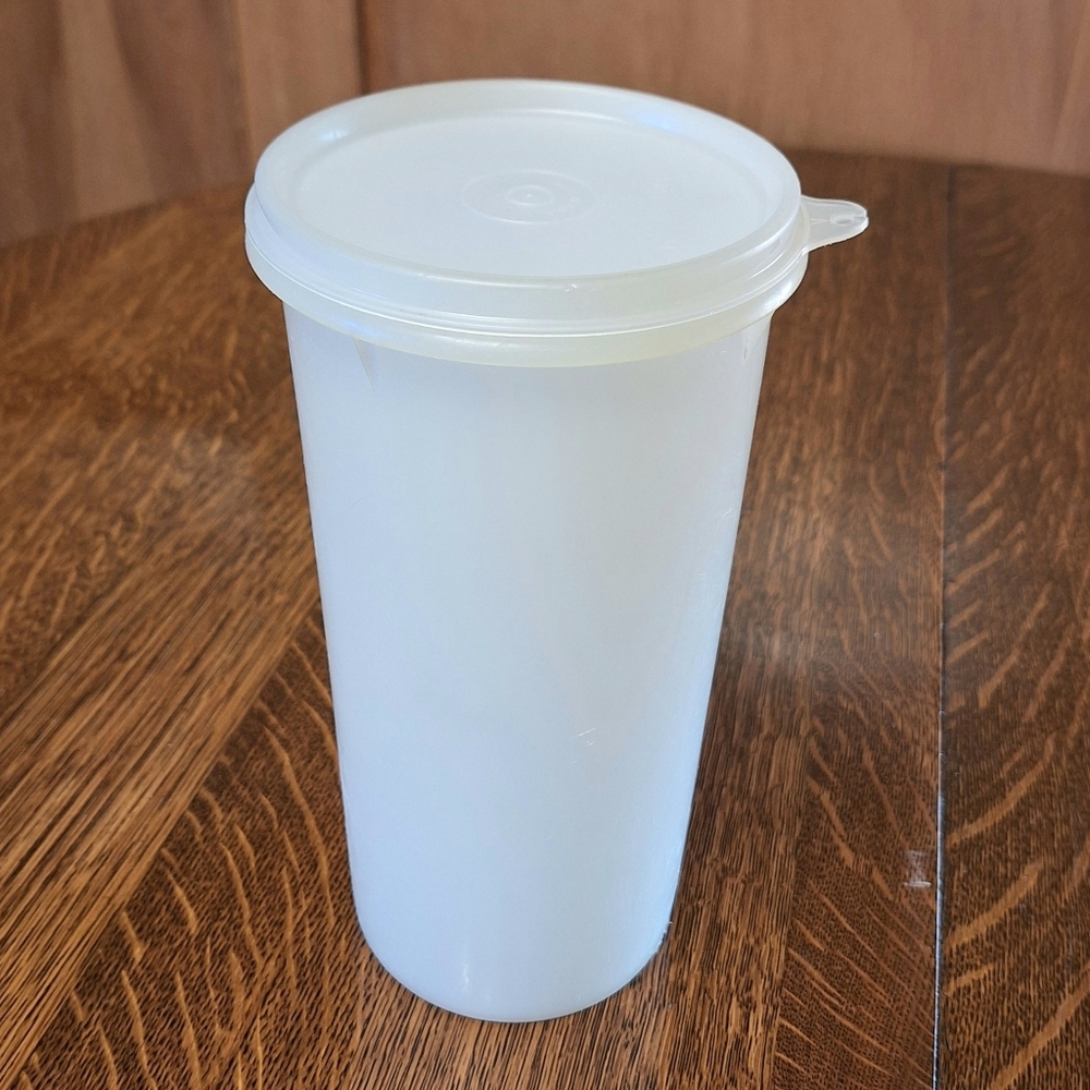 Vintage Tupperware 1960s  "Handolier"  Canister From the "Millionaire Line"